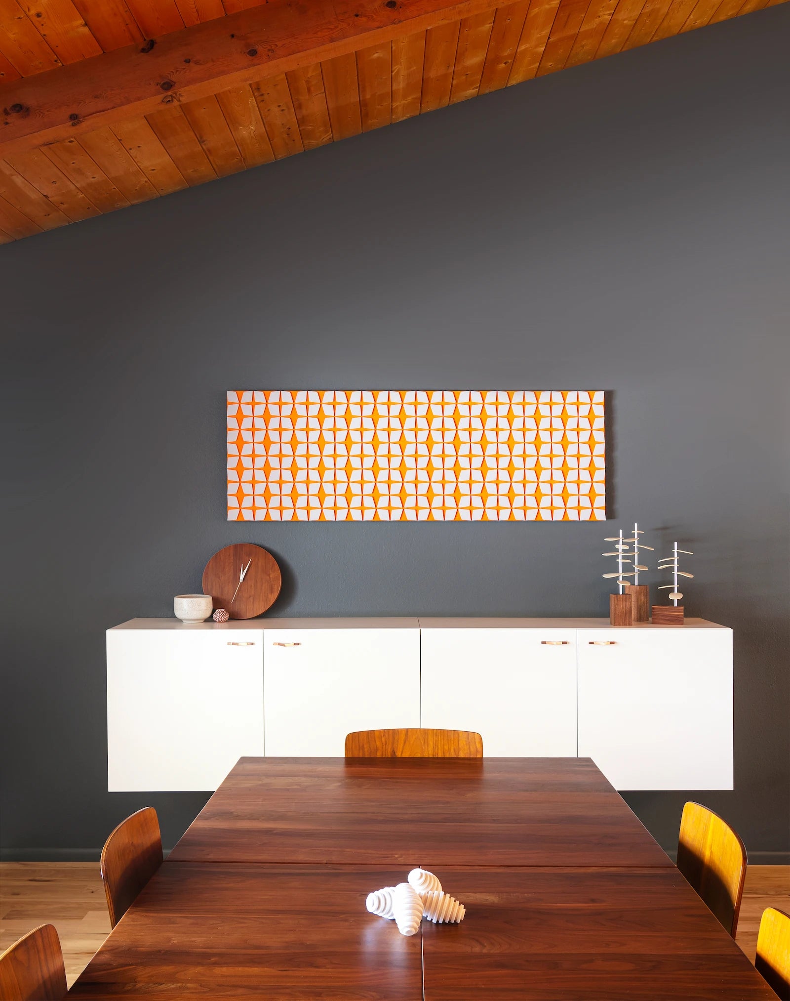 #color_orange/gray