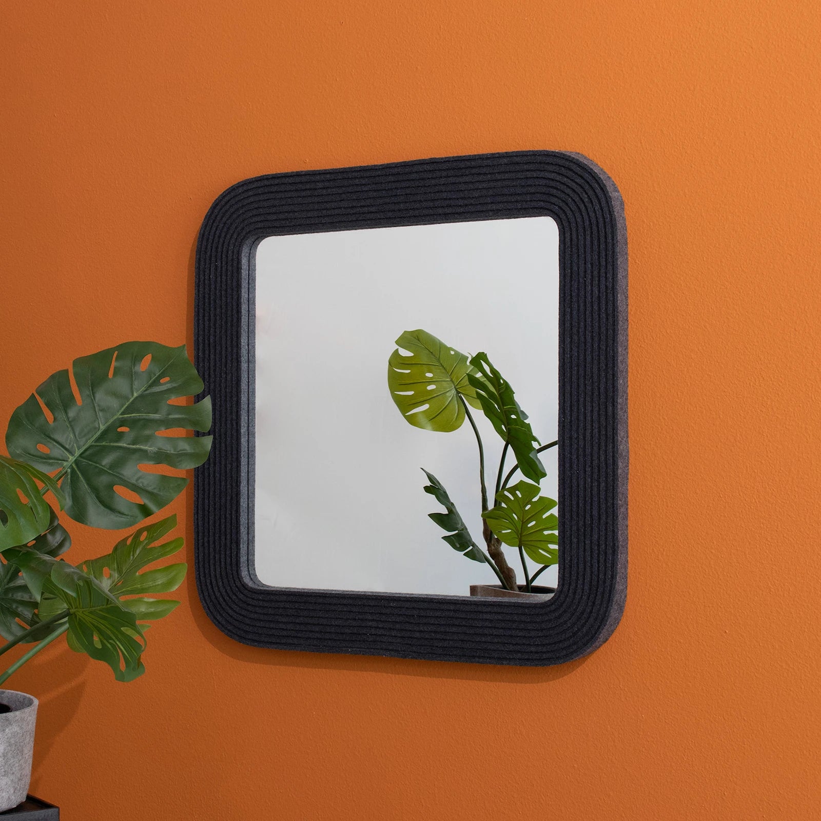 Wander | Square-Mirror-Submaterial