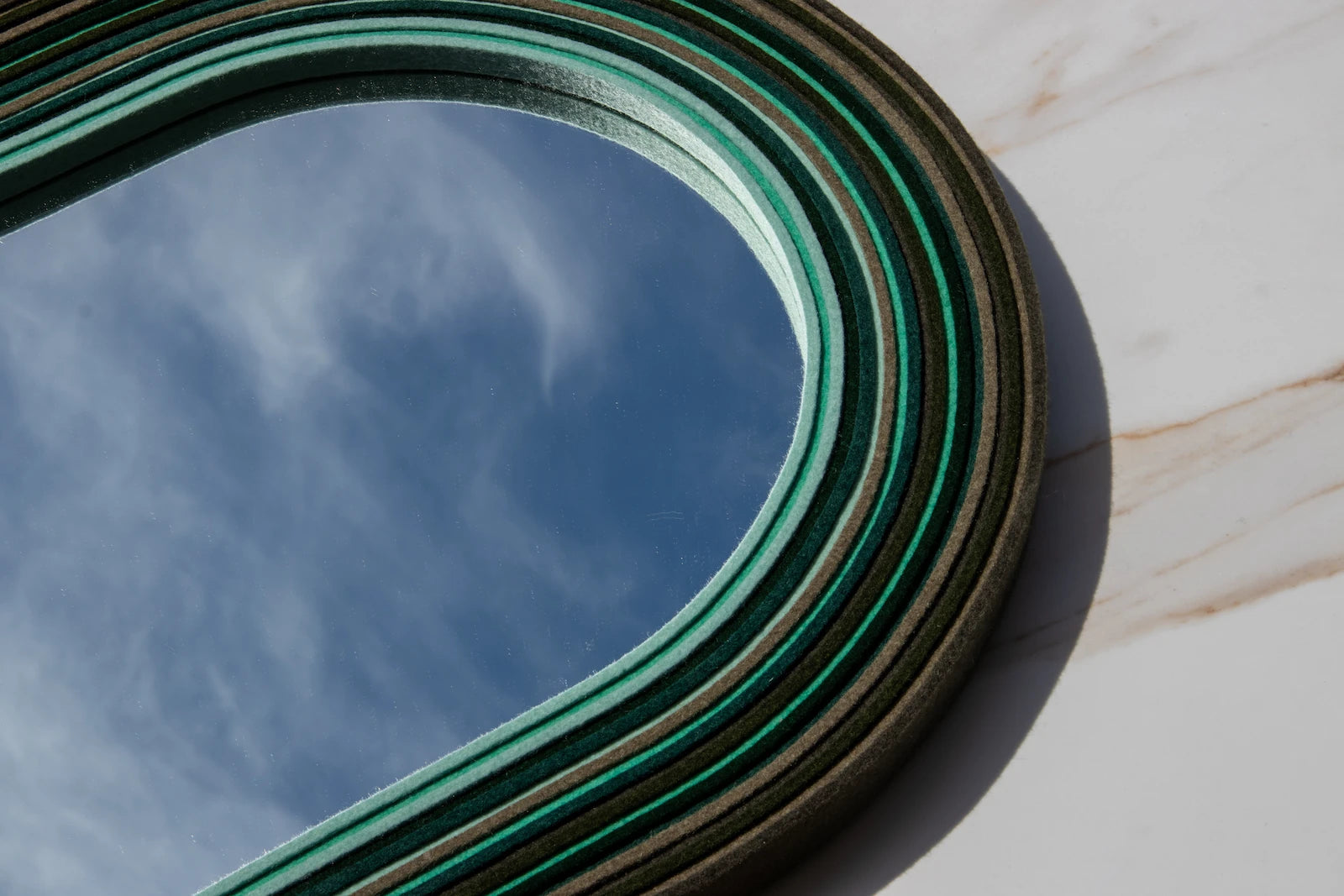 Wander | Pill-Mirror-Submaterial