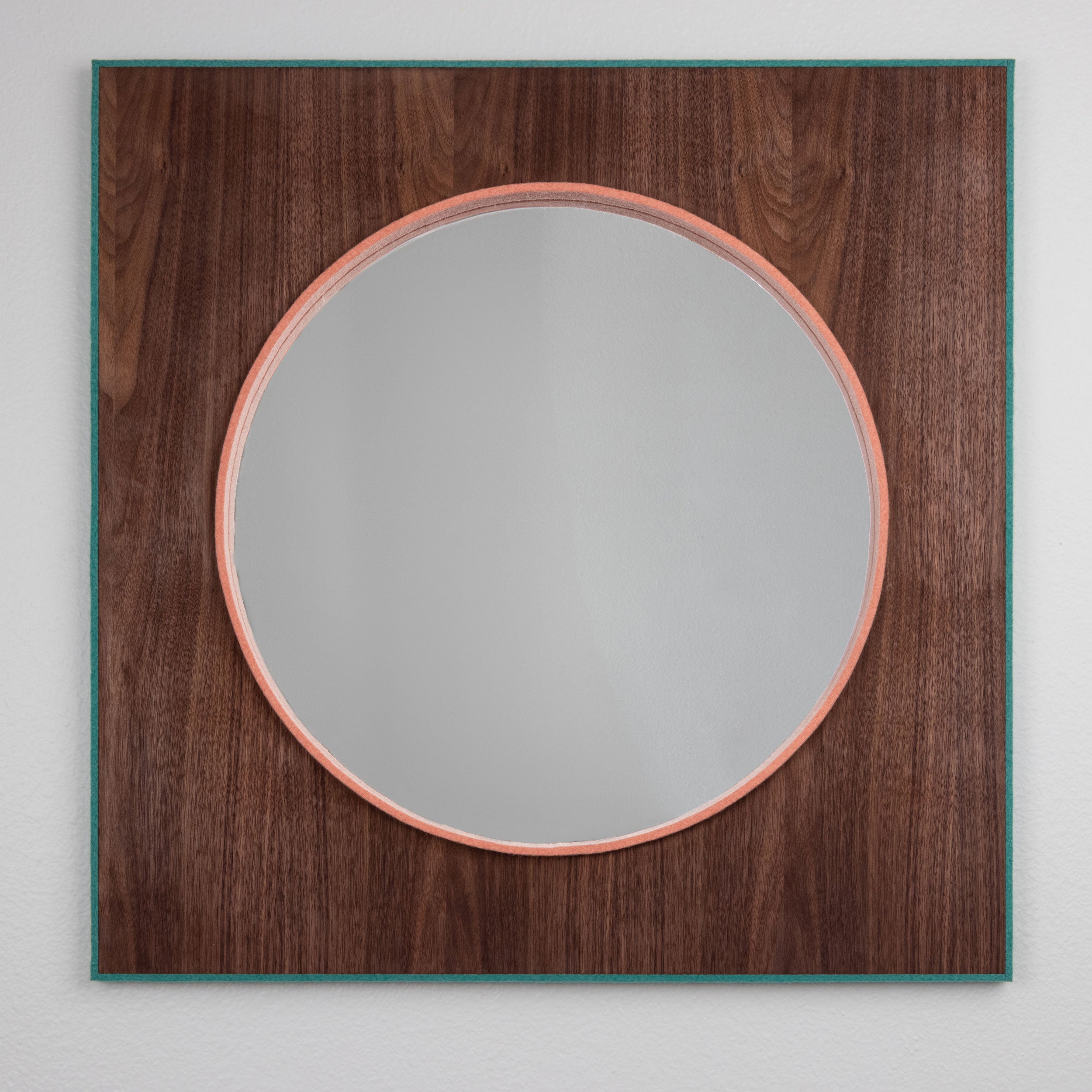 Round mirror with wooden frame on a white background.
#color_Round | Peach-Mint